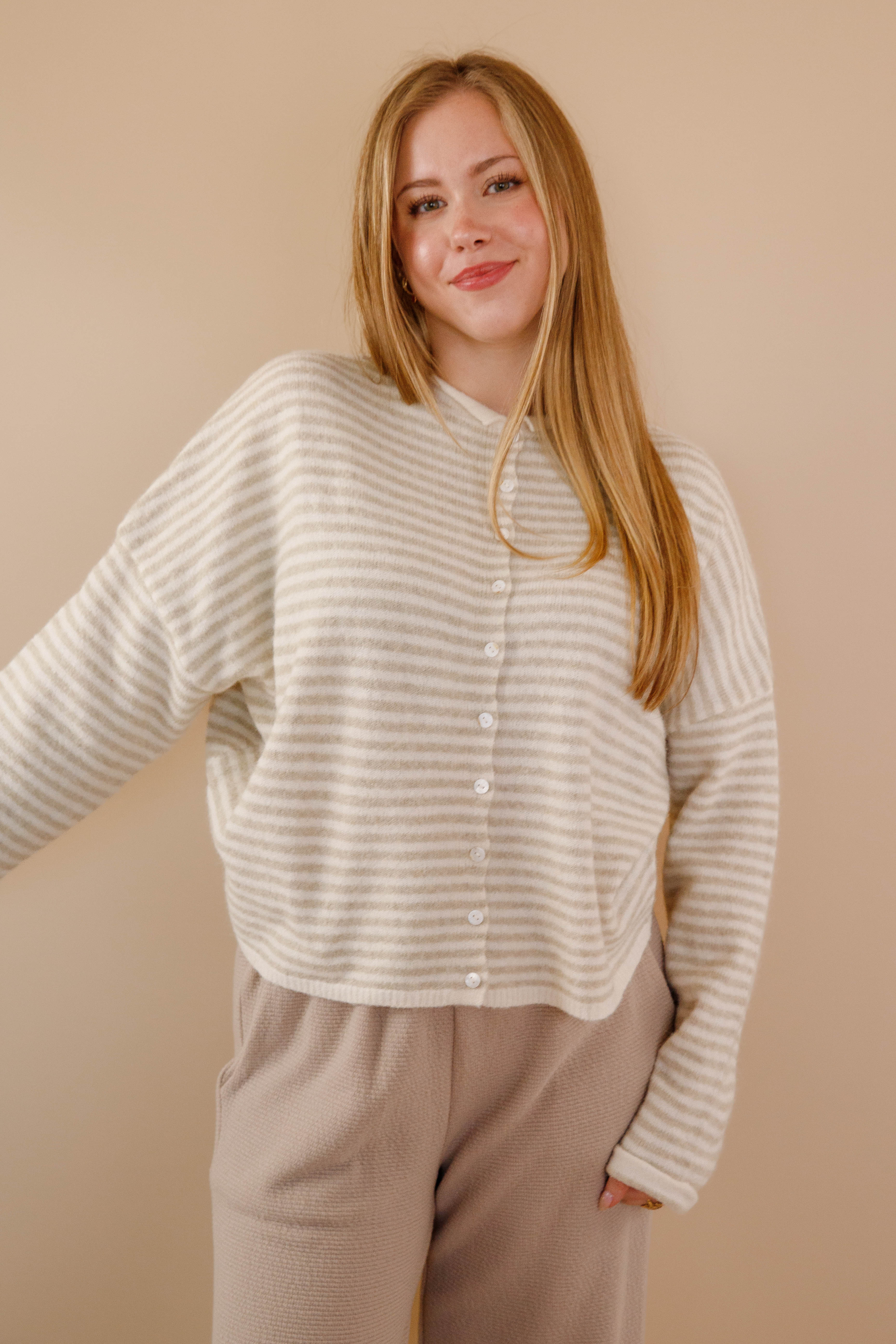 Take One More Look Cardigan-Taupe