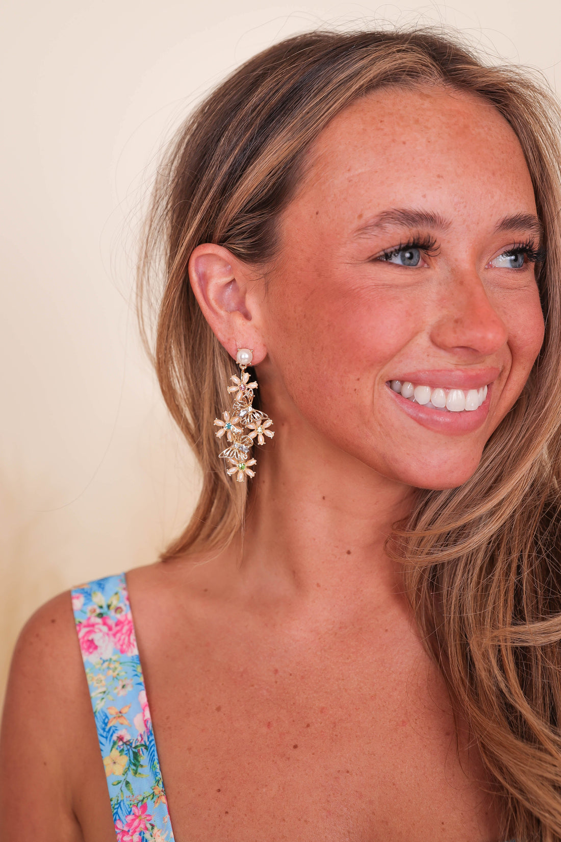 FINAL SALE: Hand On My Heart Earrings-Pearl