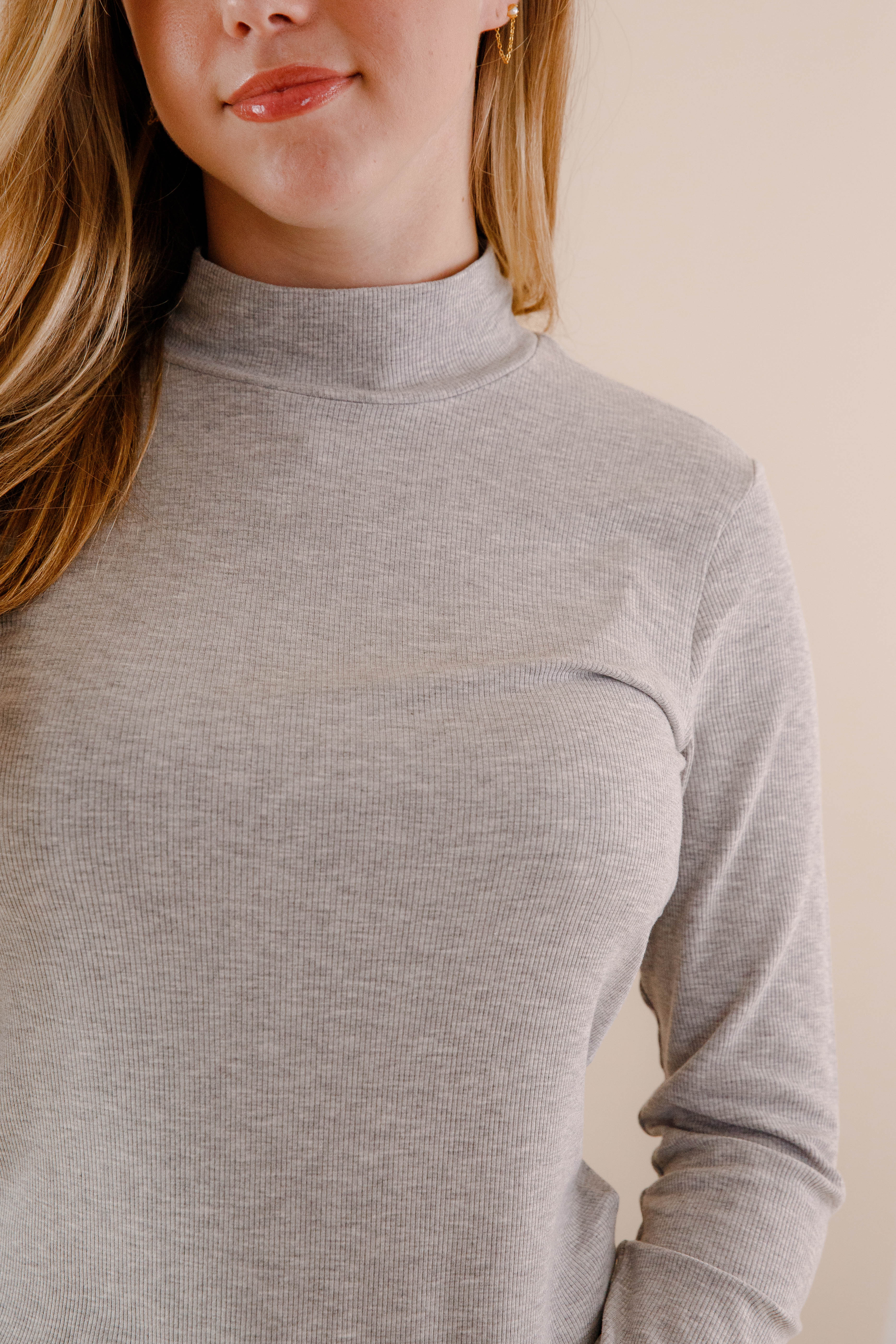 FINAL SALE: There She Goes Again Ribbed Top-Heather Grey