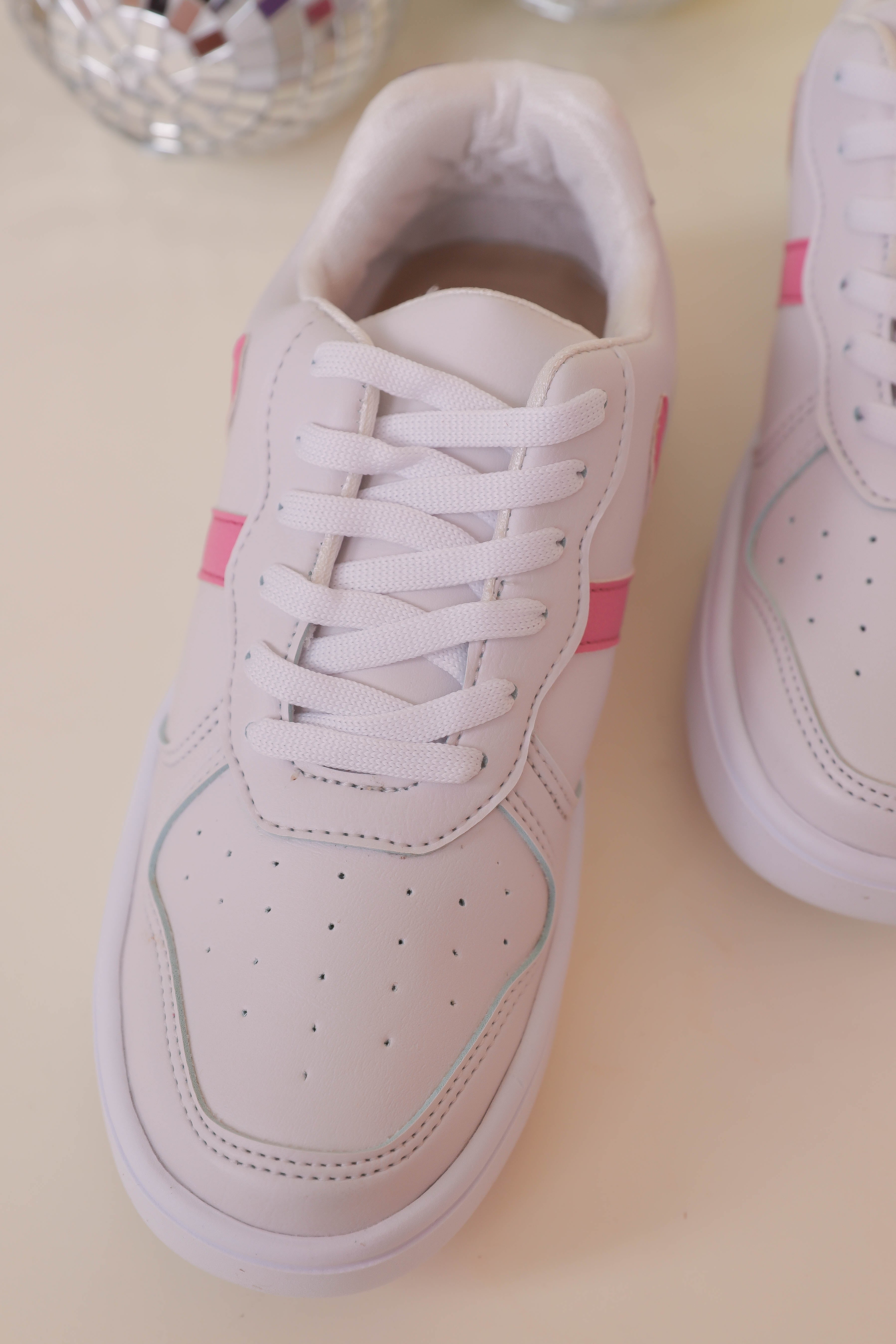 Ava Sneakers