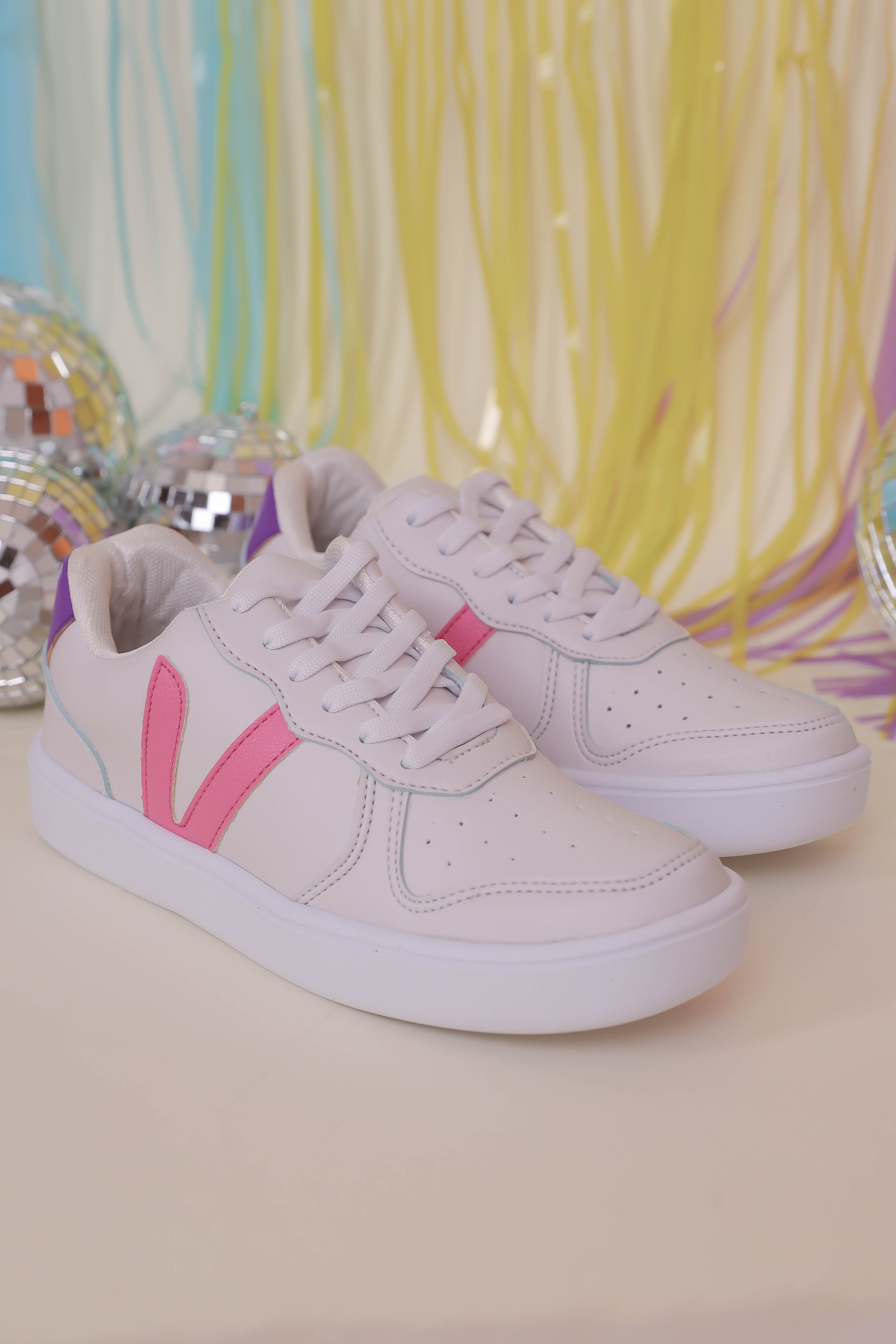 Ava Sneakers