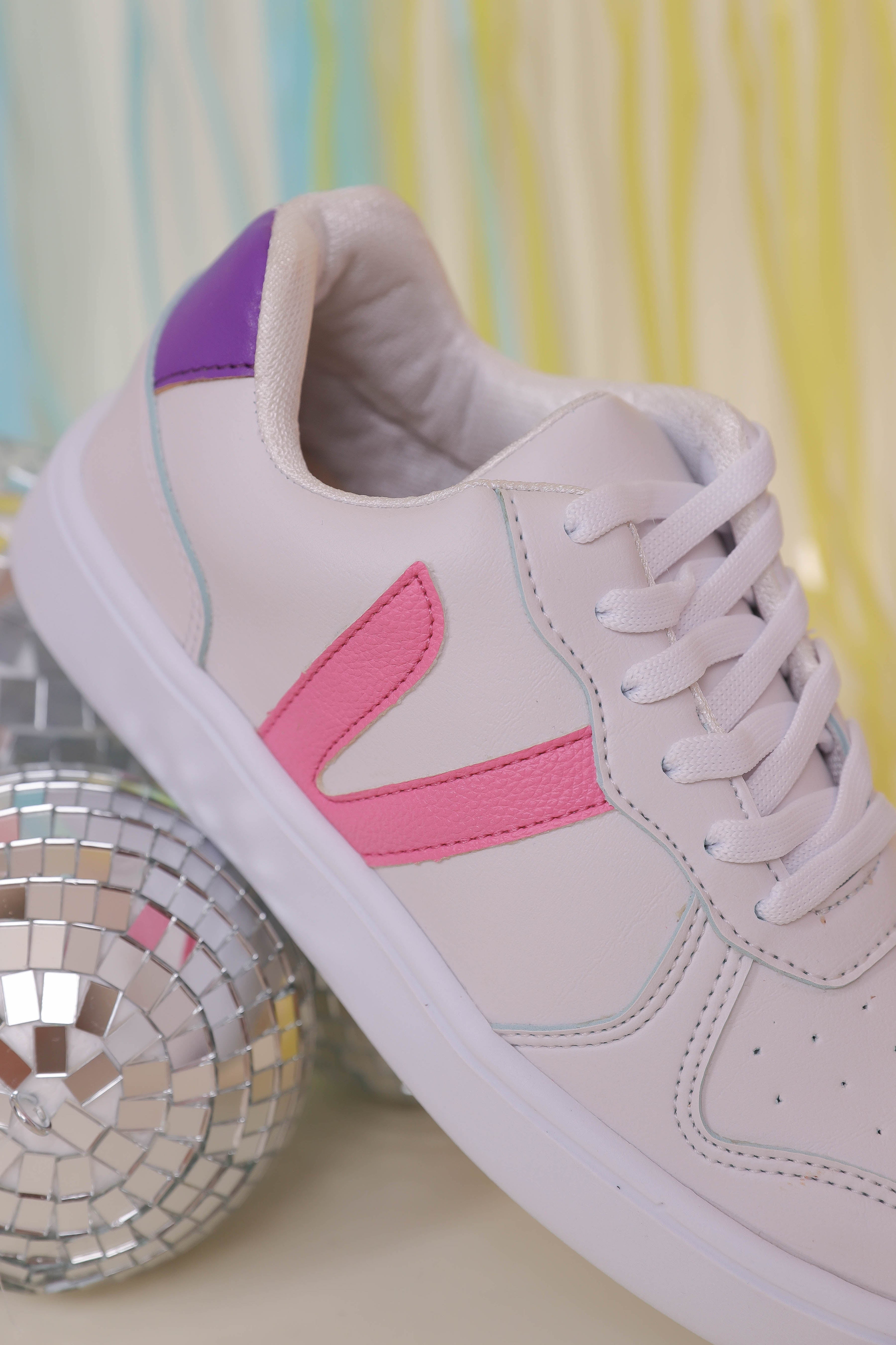 Ava Sneakers