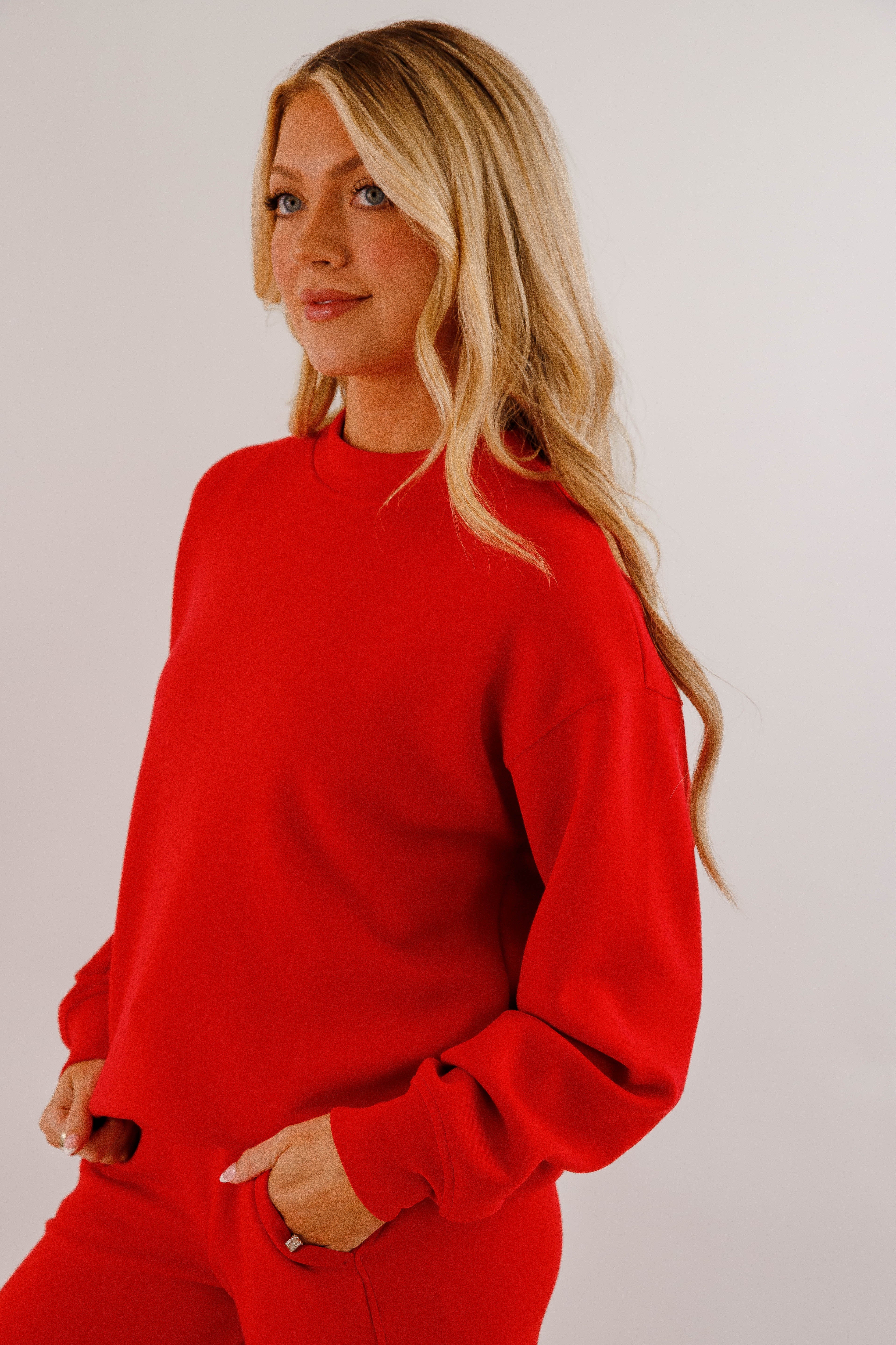 Gathering Miles Pullover-Red